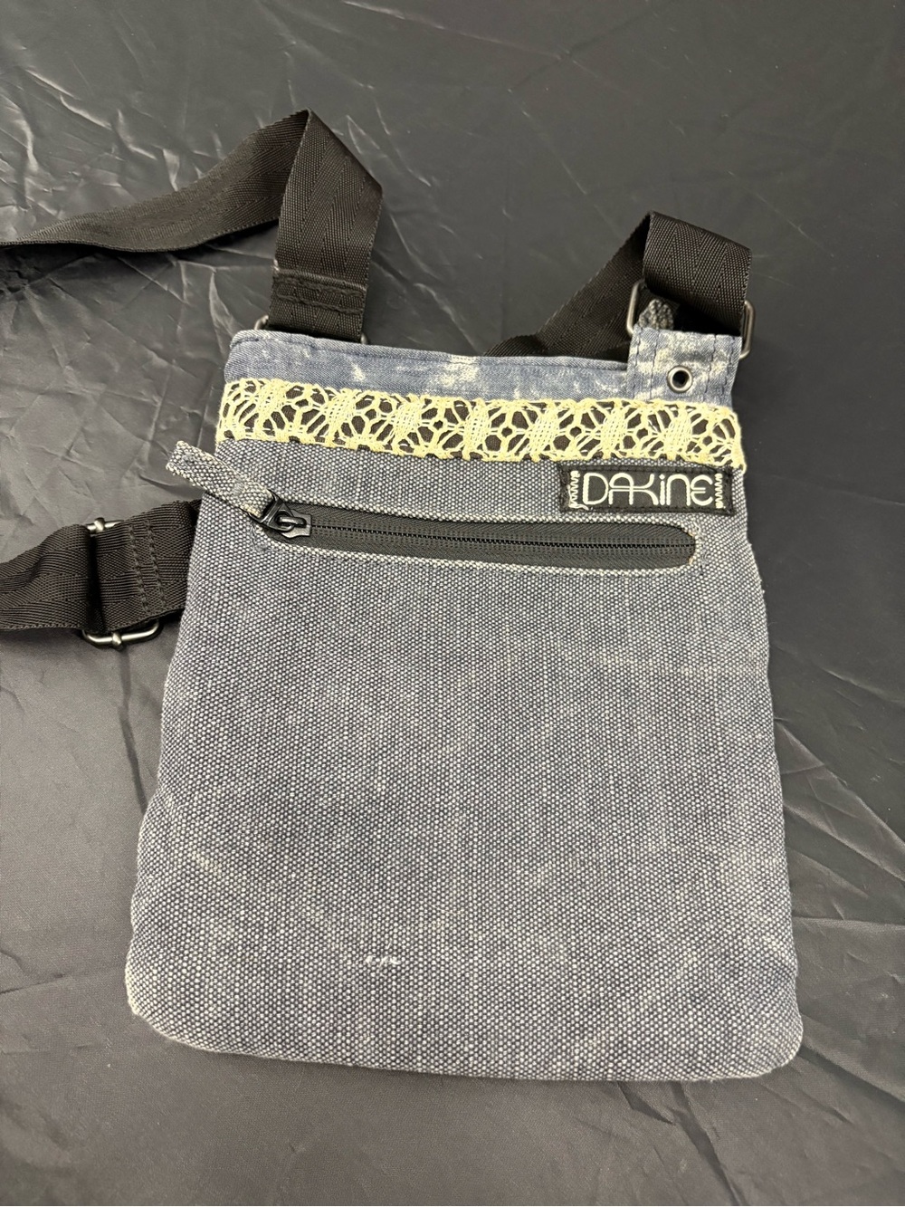 Dakine Gray Canvas Messenger Bag with Black Strap